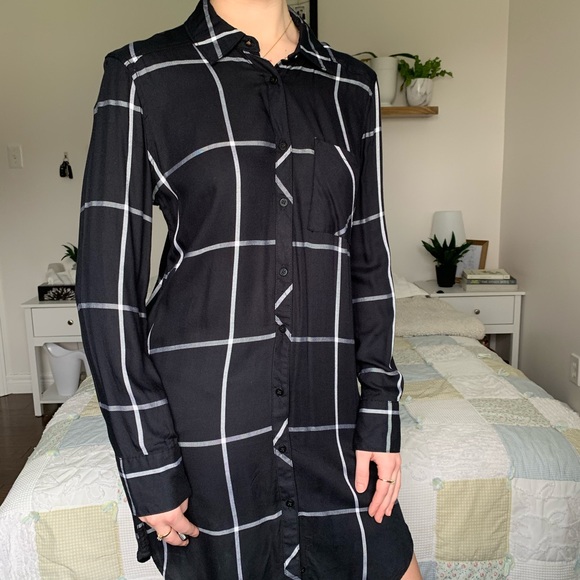 Black and white buttoned up dress - Picture 3 of 7